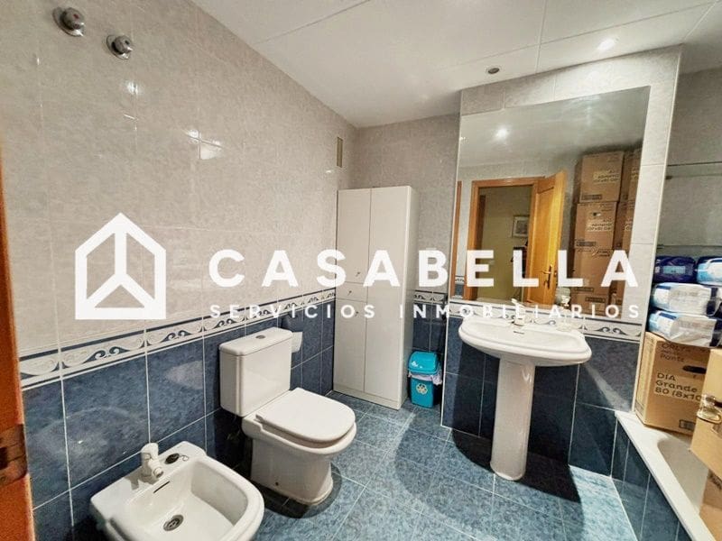 4 bedroom Flat for sale in Valencia city - € 384,000 (Ref: 9650130)