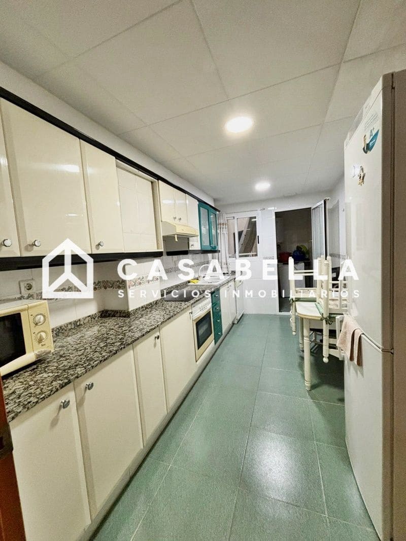 4 bedroom Flat for sale in Valencia city - € 384,000 (Ref: 9650130)
