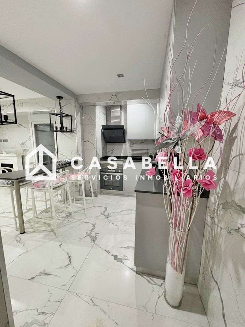 3 bedroom Flat for sale in Valencia city - € 515,000 (Ref: 9650138)