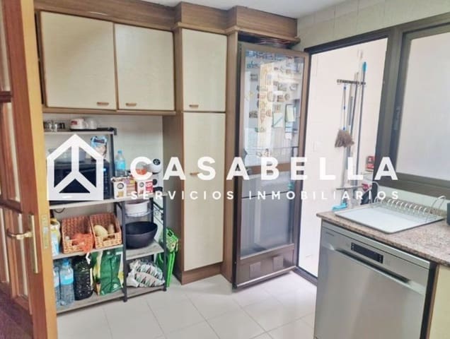 3 bedroom Townhouse for sale in Patraix, Valencia city with garage - € 380,000 (Ref: 9650143)