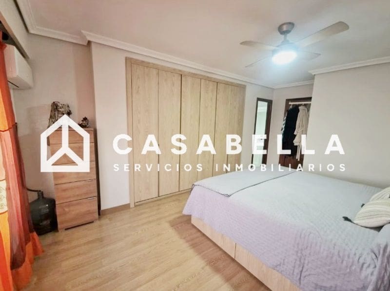 3 bedroom Townhouse for sale in Valencia city with garage - € 380,000 (Ref: 9650143)