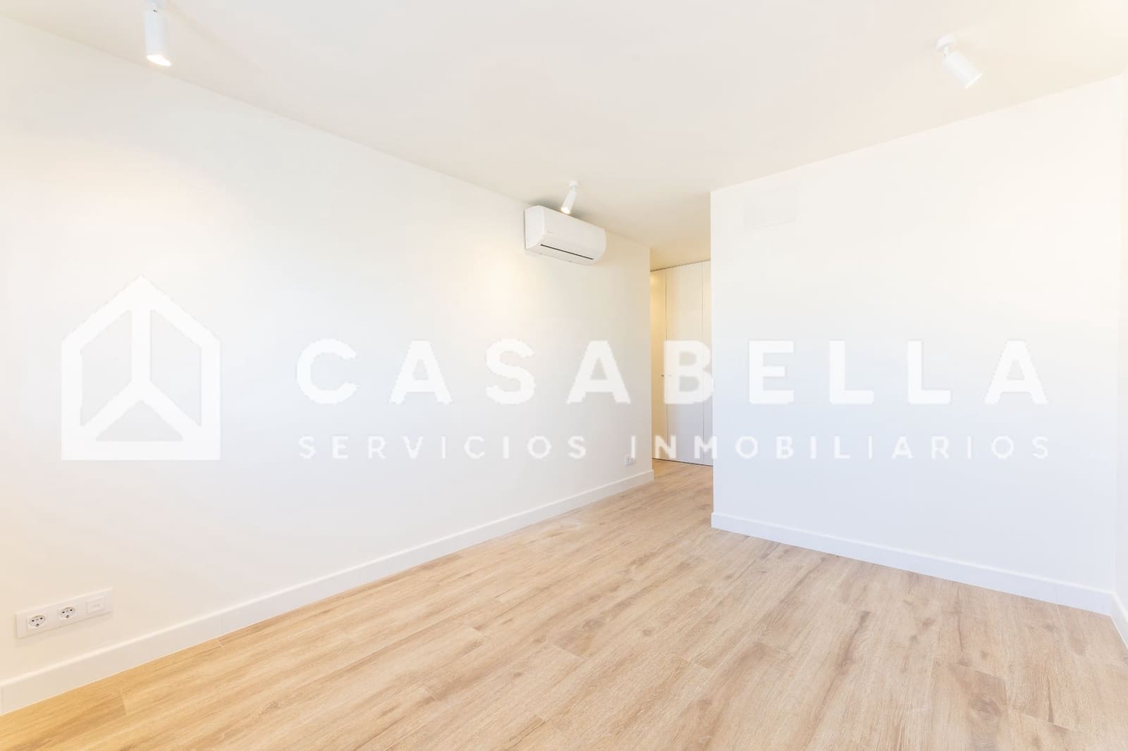 3 sovrum Takvåning att hyra i Valencia stad - 2 700 € (Ref: 9650144)