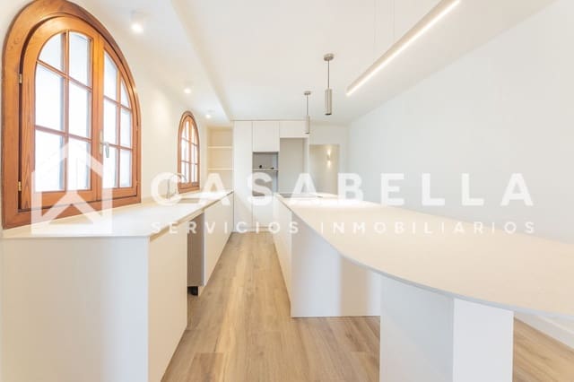 3 sovrum Takvåning att hyra i Exposicio, Valencia stad - 2 700 € (Ref: 9650144)