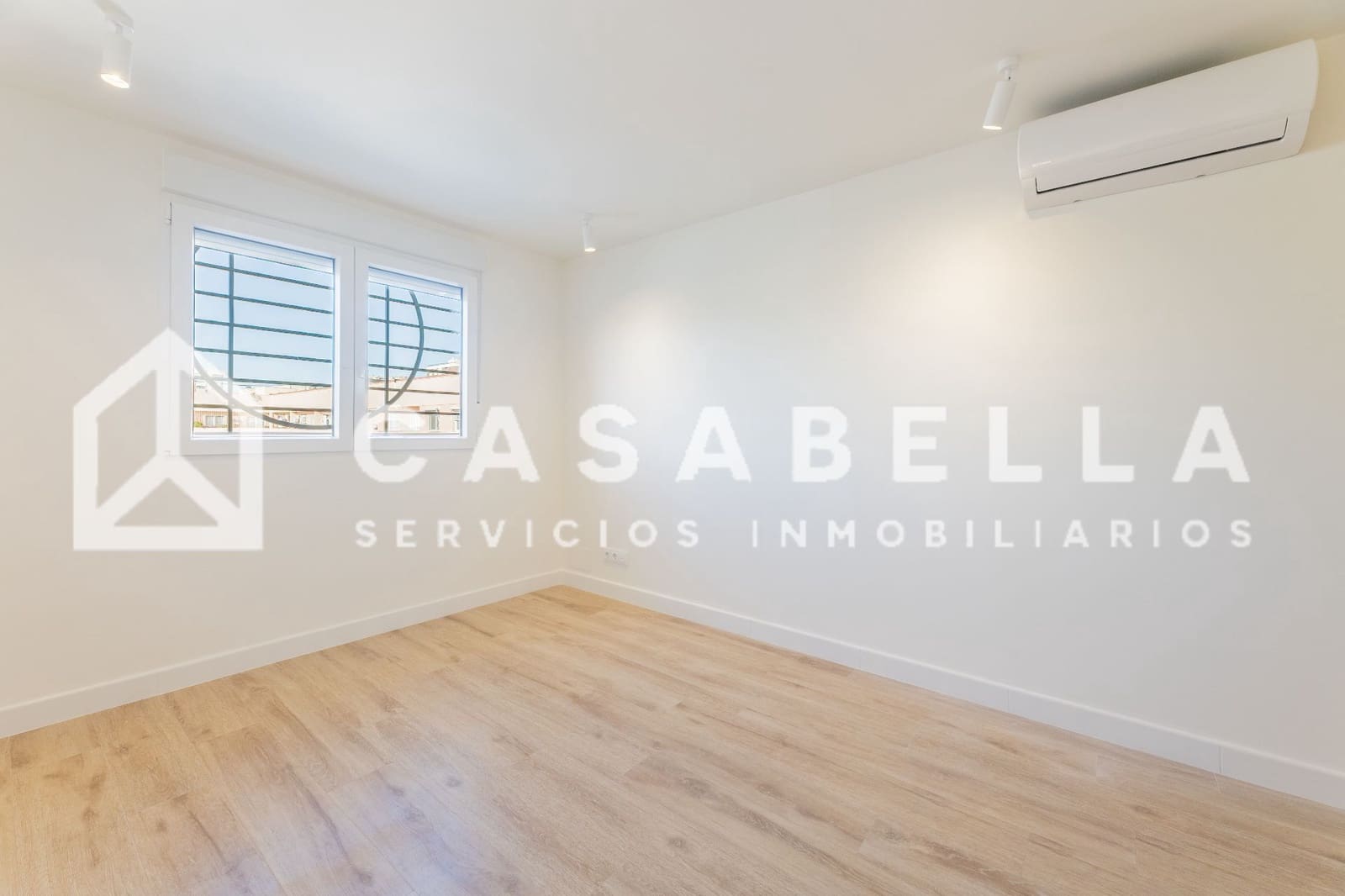 3 sovrum Takvåning att hyra i Valencia stad - 2 700 € (Ref: 9650144)