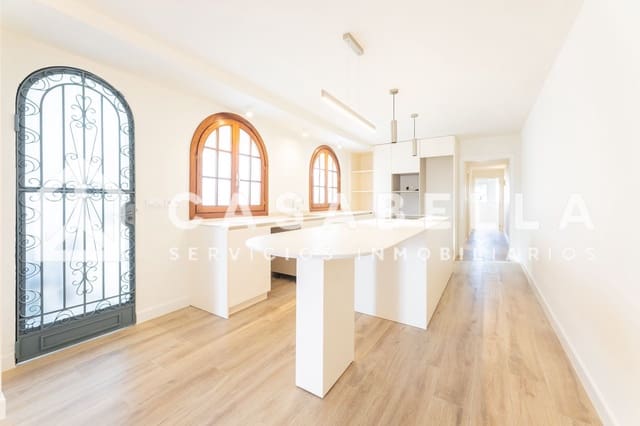 3 sovrum Takvåning att hyra i Exposicio, Valencia stad - 2 700 € (Ref: 9650144)