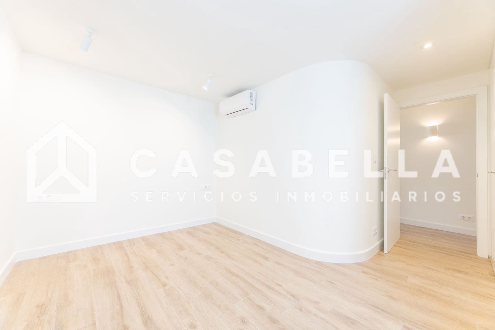 3 sovrum Takvåning att hyra i Valencia stad - 2 700 € (Ref: 9650144)