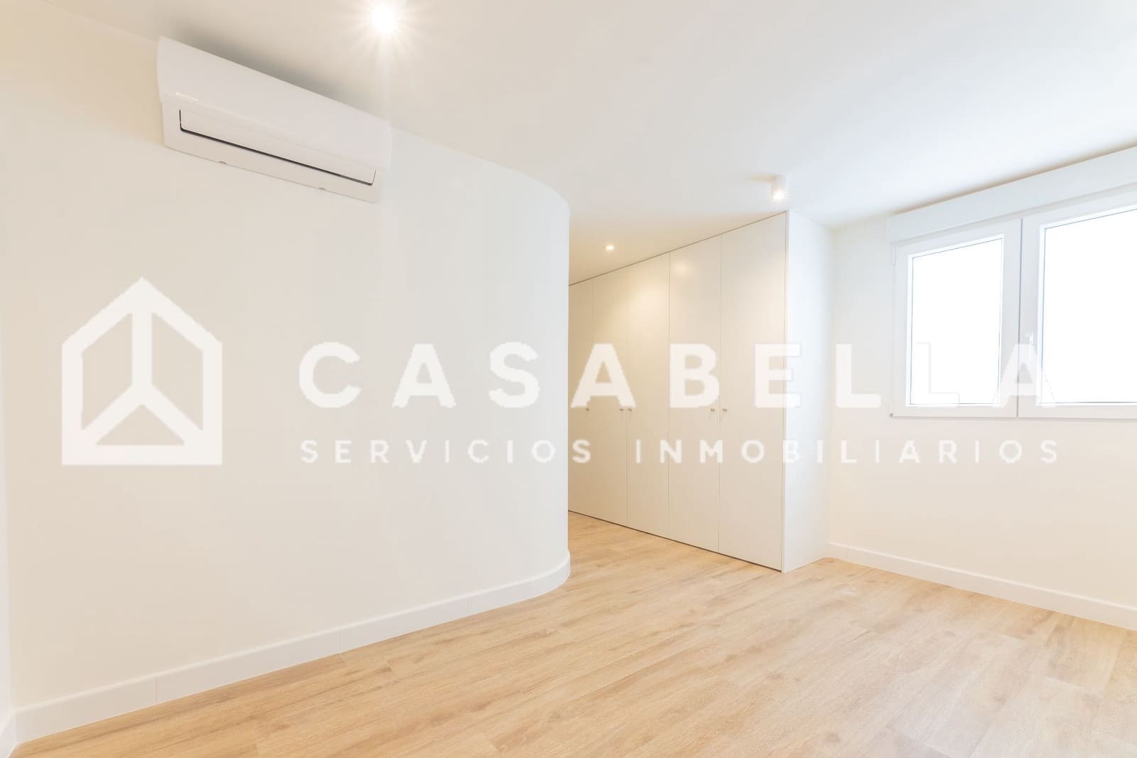 3 sovrum Takvåning att hyra i Valencia stad - 2 700 € (Ref: 9650144)