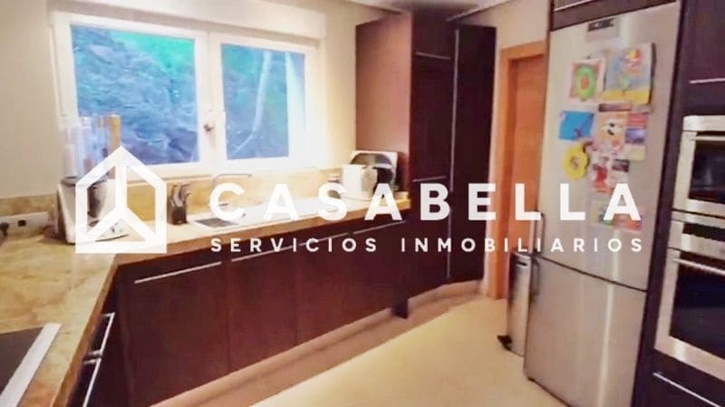 5 slaapkamer Villa te koop in Gilet met zwembad garage - € 795.000 (Ref: 9650148)