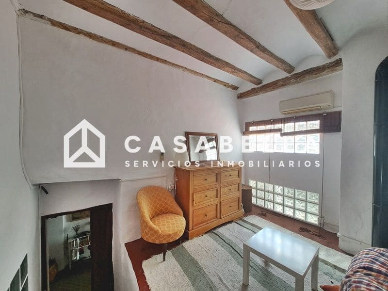 7 sovrum Semi-fristående Villa till salu i Pinet med garage - 210 000 € (Ref: 9650156)