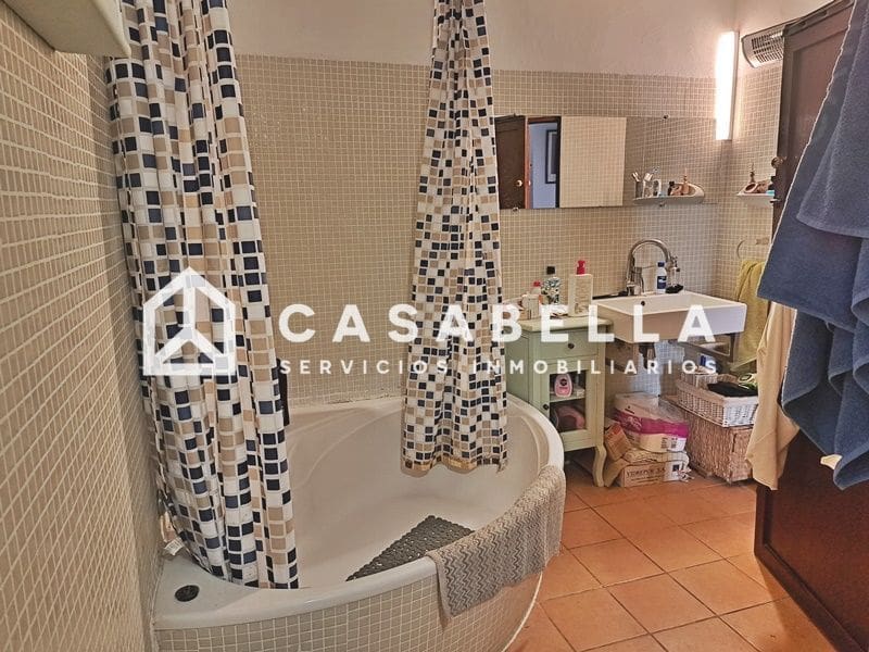 7 sovrum Semi-fristående Villa till salu i Pinet med garage - 210 000 € (Ref: 9650156)