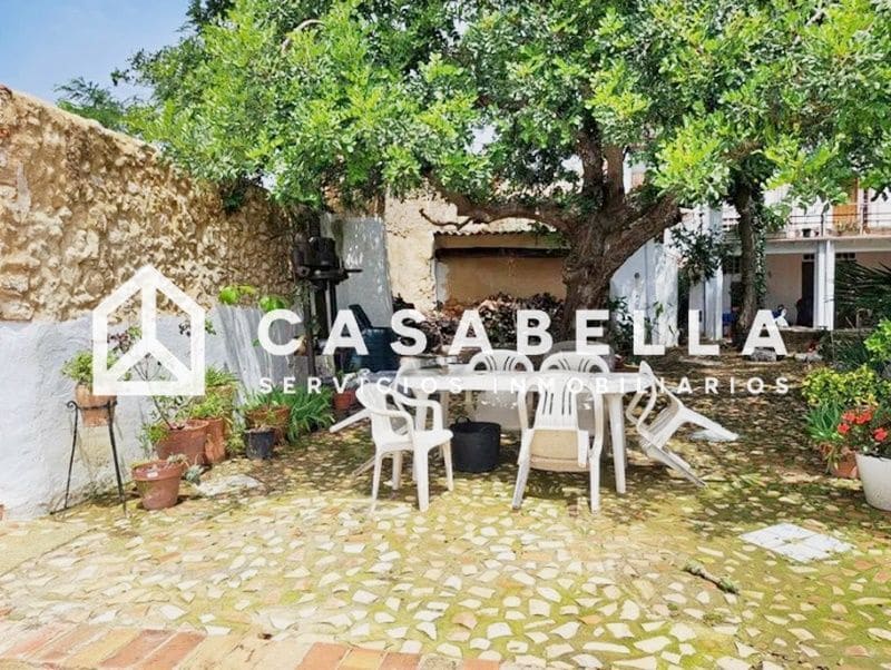 7 sovrum Semi-fristående Villa till salu i Pinet med garage - 210 000 € (Ref: 9650156)