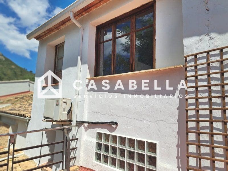 7 sovrum Semi-fristående Villa till salu i Pinet med garage - 210 000 € (Ref: 9650156)