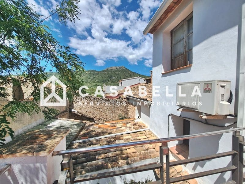 7 sovrum Semi-fristående Villa till salu i Pinet med garage - 210 000 € (Ref: 9650156)