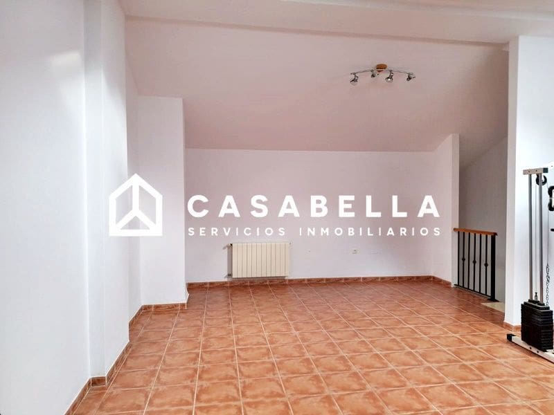 4 slaapkamer Halfvrijstaande villa te koop in Gilet met zwembad garage - € 289.900 (Ref: 9650165)