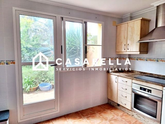 4 slaapkamer Halfvrijstaande villa te koop in Gilet met zwembad garage - € 289.900 (Ref: 9650165)