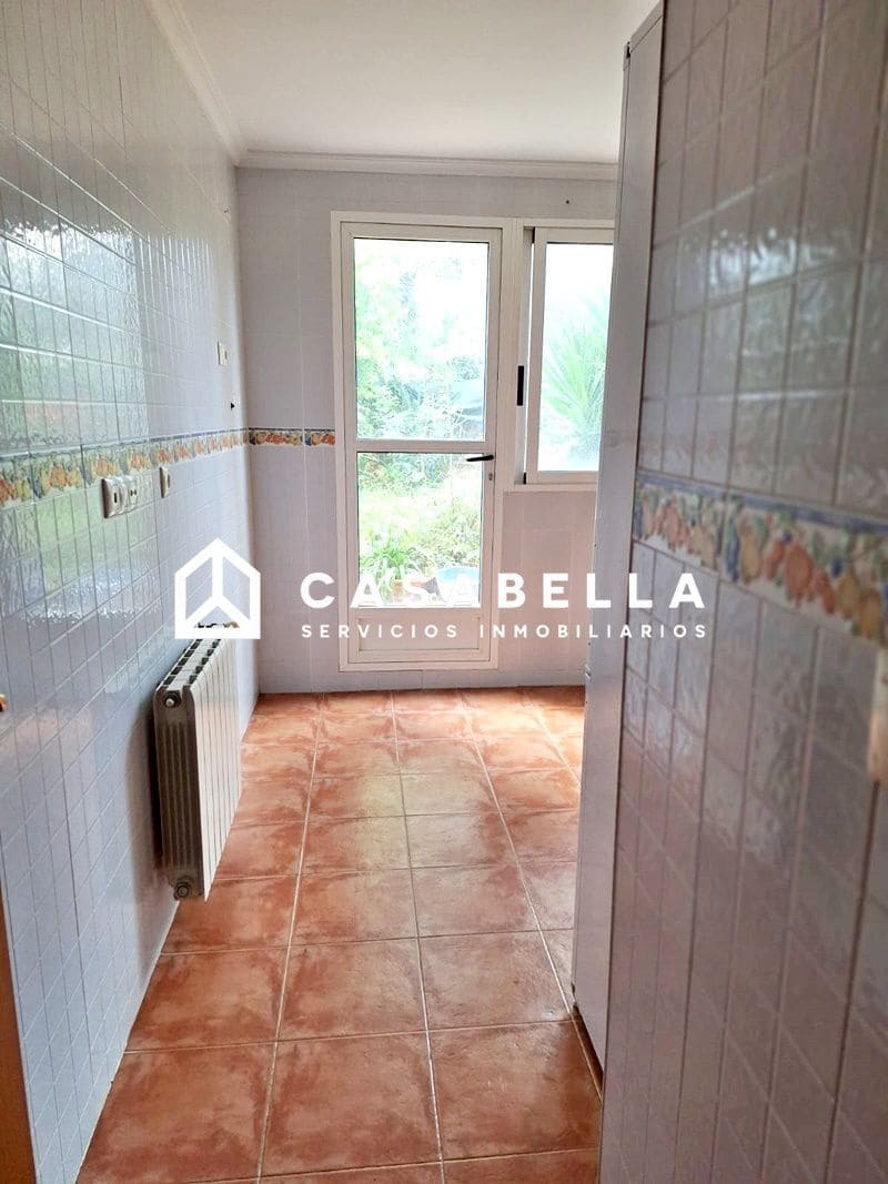 4 slaapkamer Halfvrijstaande villa te koop in Gilet met zwembad garage - € 289.900 (Ref: 9650165)