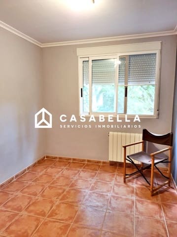 4 slaapkamer Halfvrijstaande villa te koop in Gilet met zwembad garage - € 289.900 (Ref: 9650165)