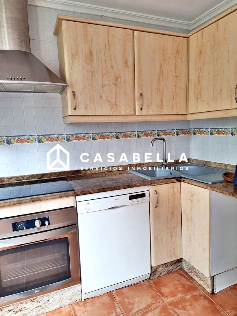 4 slaapkamer Halfvrijstaande villa te koop in Gilet met zwembad garage - € 289.900 (Ref: 9650165)