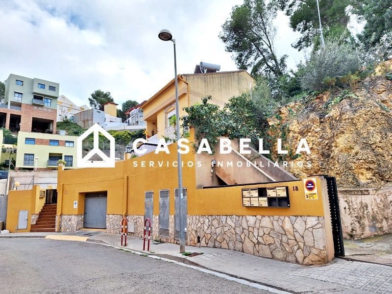 4 slaapkamer Halfvrijstaande villa te koop in Gilet met zwembad garage - € 289.900 (Ref: 9650165)