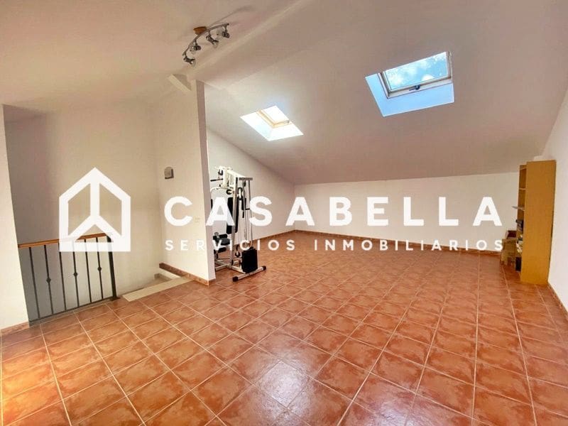 4 slaapkamer Halfvrijstaande villa te koop in Gilet met zwembad garage - € 289.900 (Ref: 9650165)