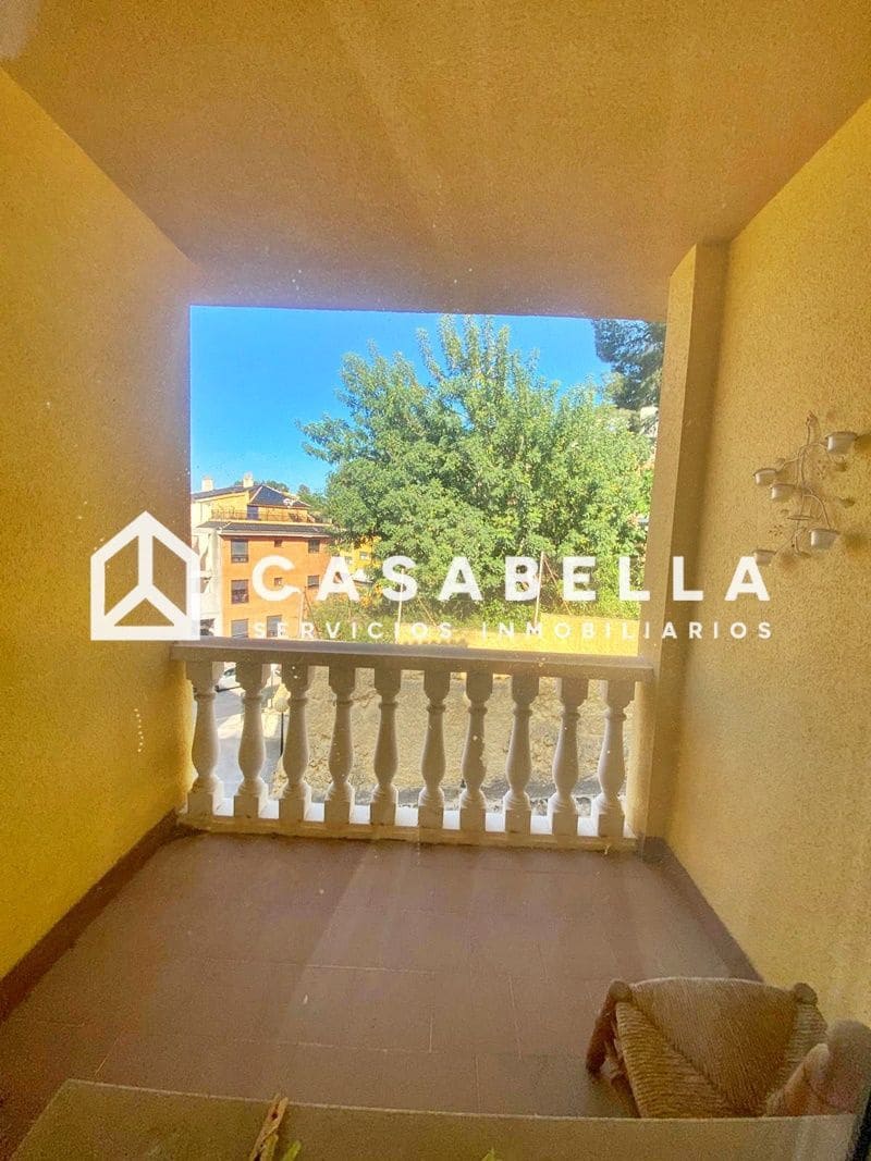 4 slaapkamer Halfvrijstaande villa te koop in Gilet met zwembad garage - € 289.900 (Ref: 9650165)