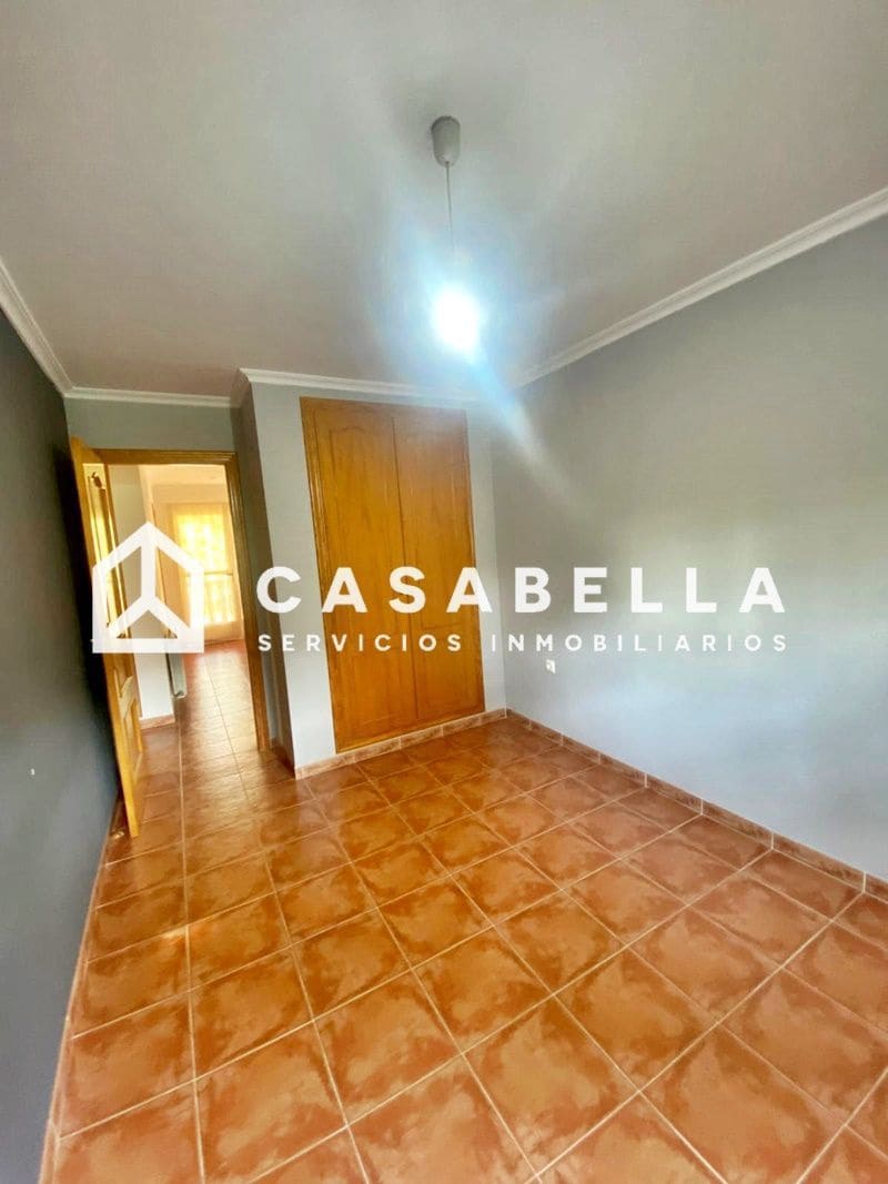 4 slaapkamer Halfvrijstaande villa te koop in Gilet met zwembad garage - € 289.900 (Ref: 9650165)