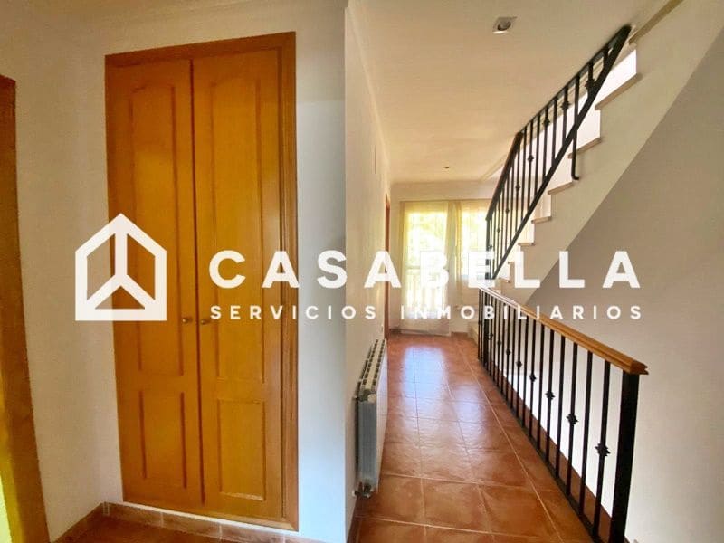 4 slaapkamer Halfvrijstaande villa te koop in Gilet met zwembad garage - € 289.900 (Ref: 9650165)