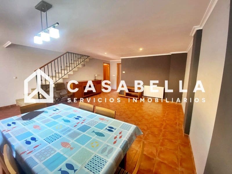 4 slaapkamer Halfvrijstaande villa te koop in Gilet met zwembad garage - € 289.900 (Ref: 9650165)