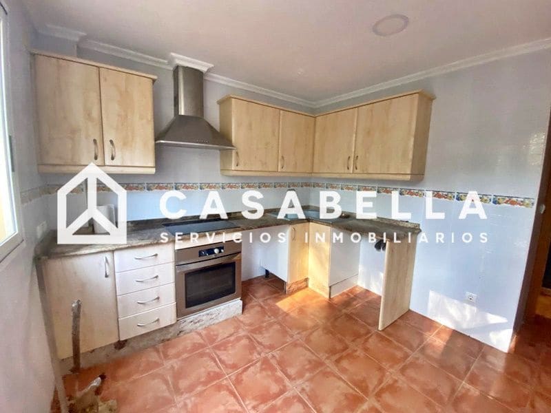 4 slaapkamer Halfvrijstaande villa te koop in Gilet met zwembad garage - € 289.900 (Ref: 9650165)