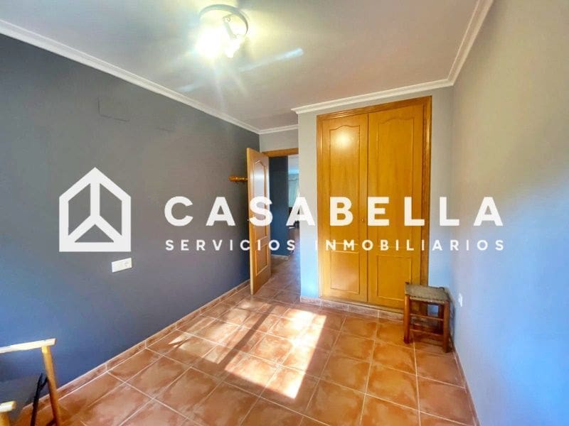 4 slaapkamer Halfvrijstaande villa te koop in Gilet met zwembad garage - € 289.900 (Ref: 9650165)