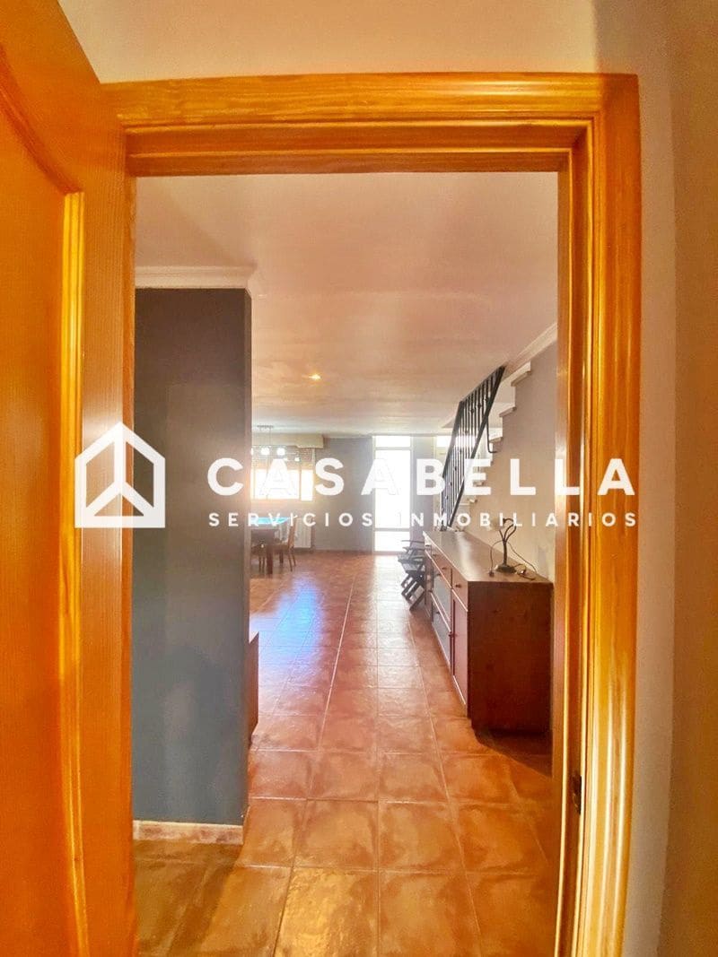 4 slaapkamer Halfvrijstaande villa te koop in Gilet met zwembad garage - € 289.900 (Ref: 9650165)