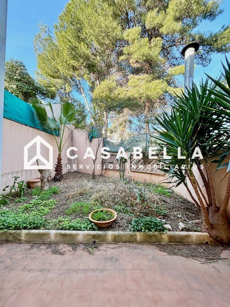 4 slaapkamer Halfvrijstaande villa te koop in Gilet met zwembad garage - € 289.900 (Ref: 9650165)