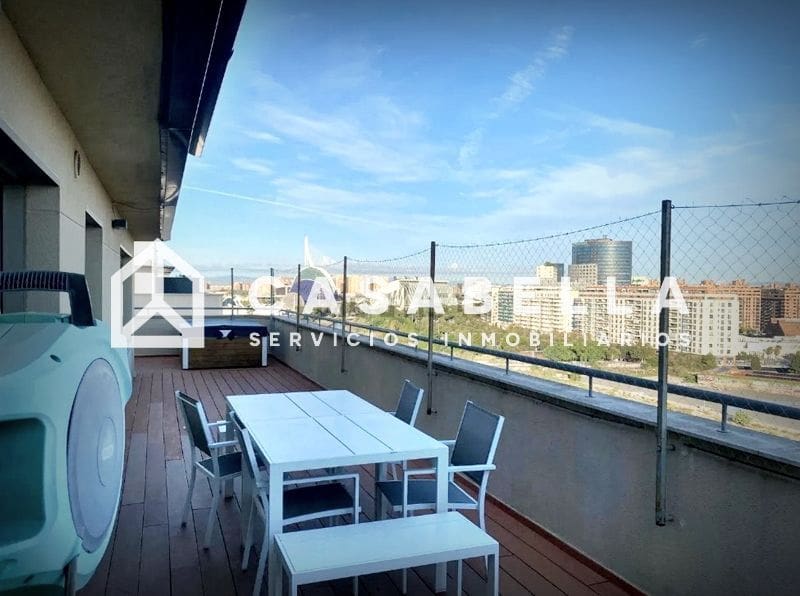 Casa de 5 habitaciones en València ciudad en venta con garaje - 780.000 € (Ref: 9650180)