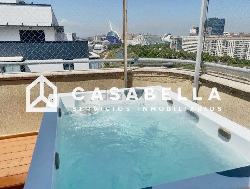 Casa de 5 habitaciones en València ciudad en venta con garaje - 780.000 € (Ref: 9650180)