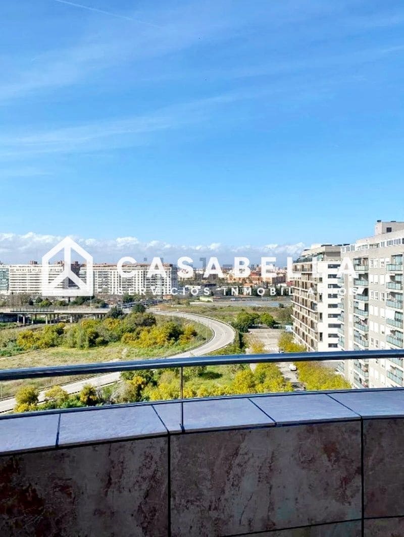 4 bedroom Penthouse for sale in Valencia city with pool garage - € 510,000 (Ref: 9650181)
