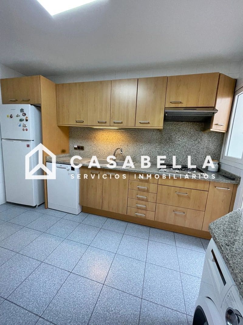 4 Zimmer Wohnung zu vermieten in Valencia Stadt - 1.600 € (Ref: 9650182)