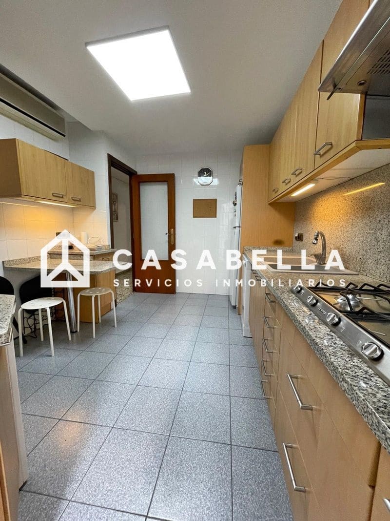 4 Zimmer Wohnung zu vermieten in Valencia Stadt - 1.600 € (Ref: 9650182)