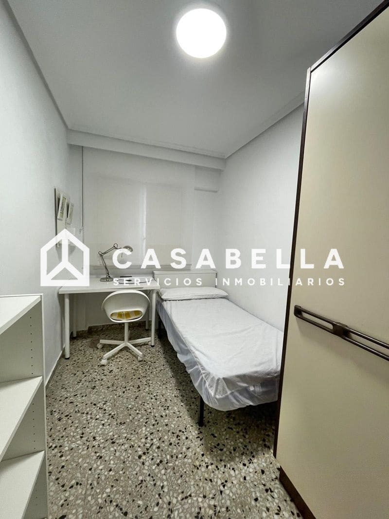 4 Zimmer Wohnung zu vermieten in Valencia Stadt - 1.600 € (Ref: 9650182)