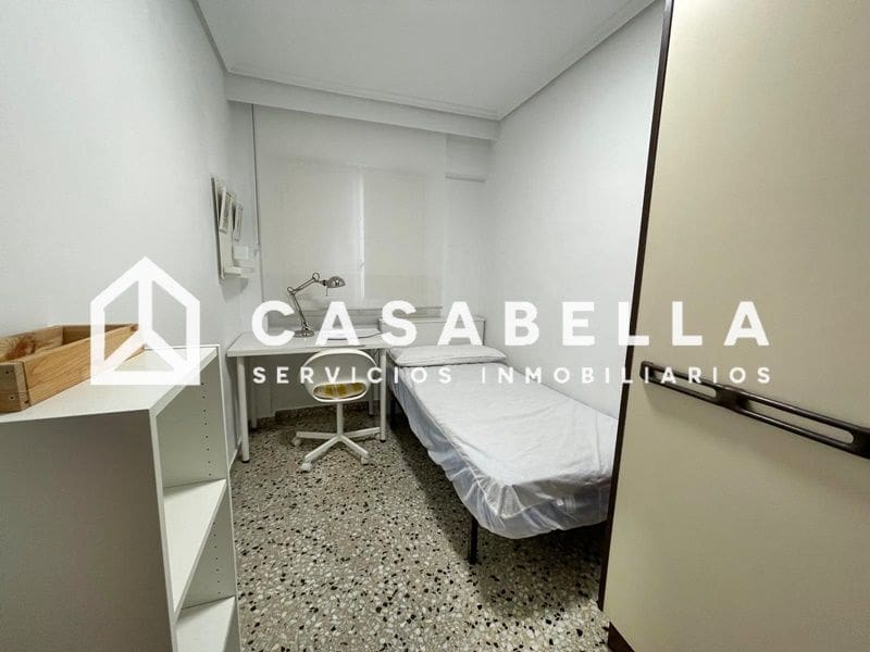 4 Zimmer Wohnung zu vermieten in Valencia Stadt - 1.600 € (Ref: 9650182)