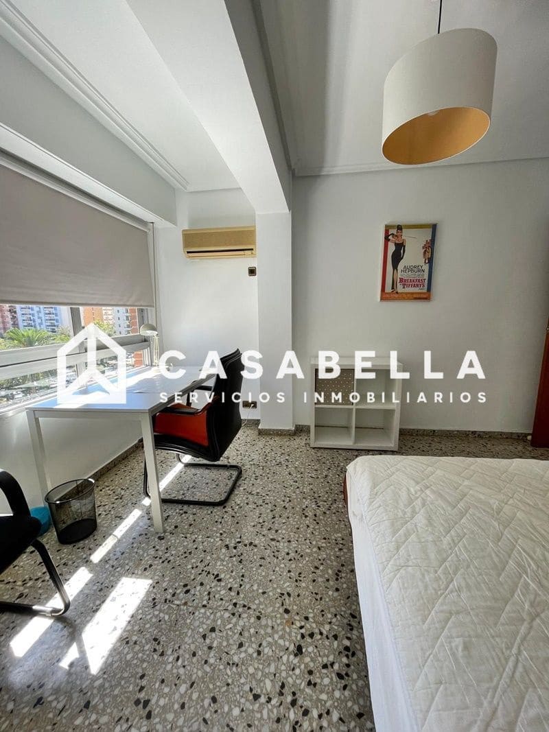 4 Zimmer Wohnung zu vermieten in Valencia Stadt - 1.600 € (Ref: 9650182)