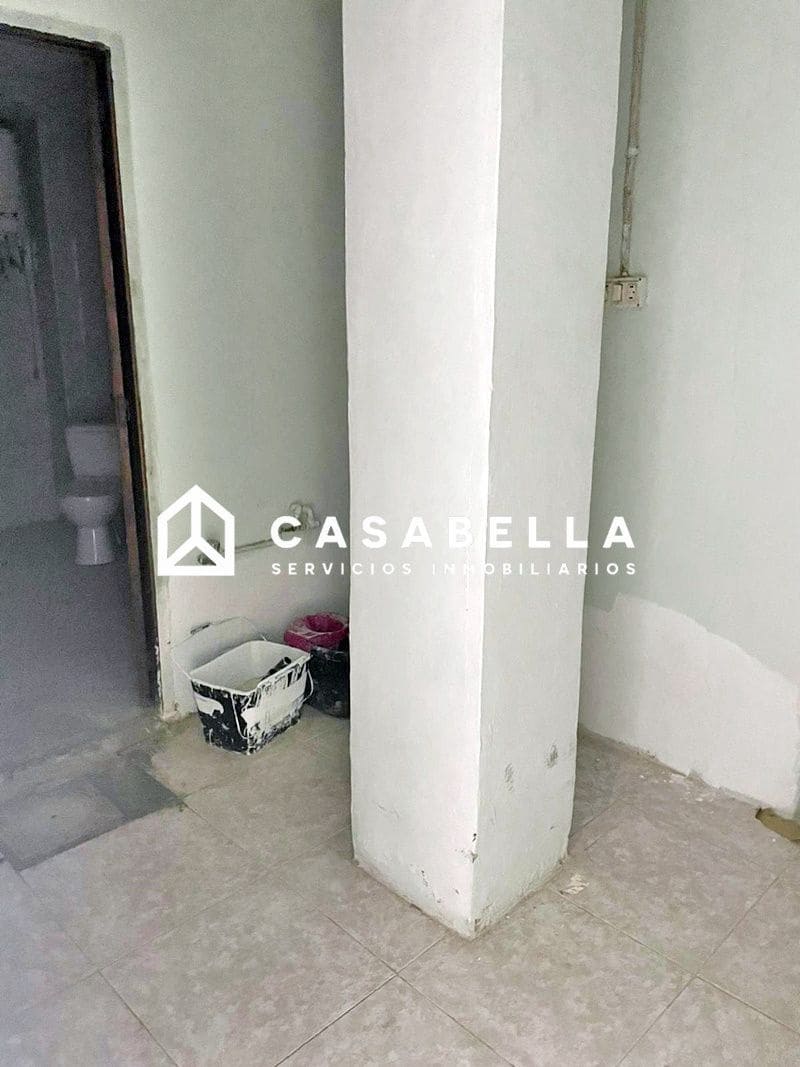 Kommersiell til leie i Valencia by - € 1 100 (Ref: 9650193)