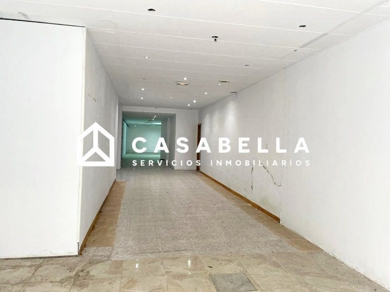 Kommersiell til leie i Valencia by - € 1 100 (Ref: 9650193)