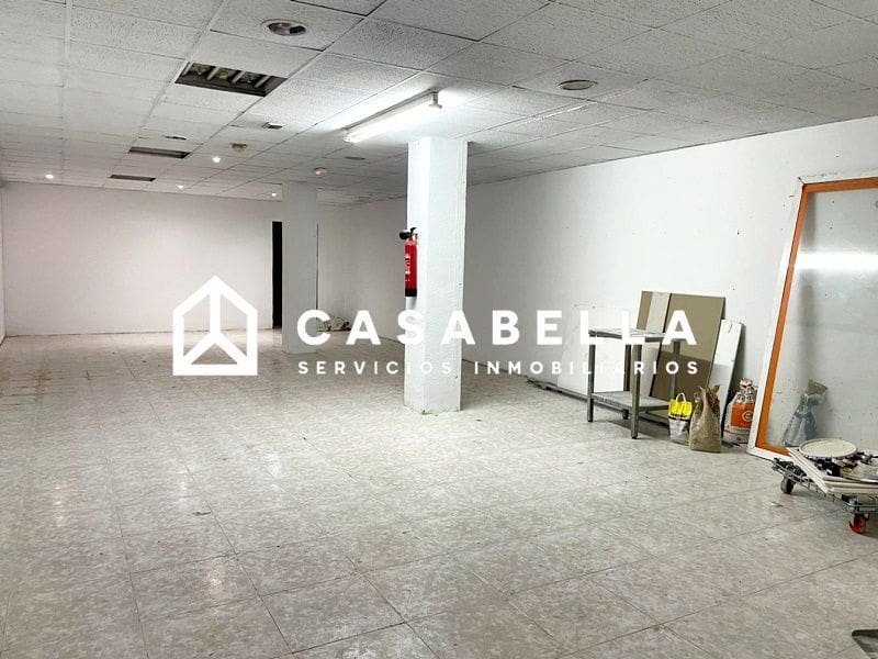 Kommersiell til leie i Valencia by - € 1 100 (Ref: 9650193)