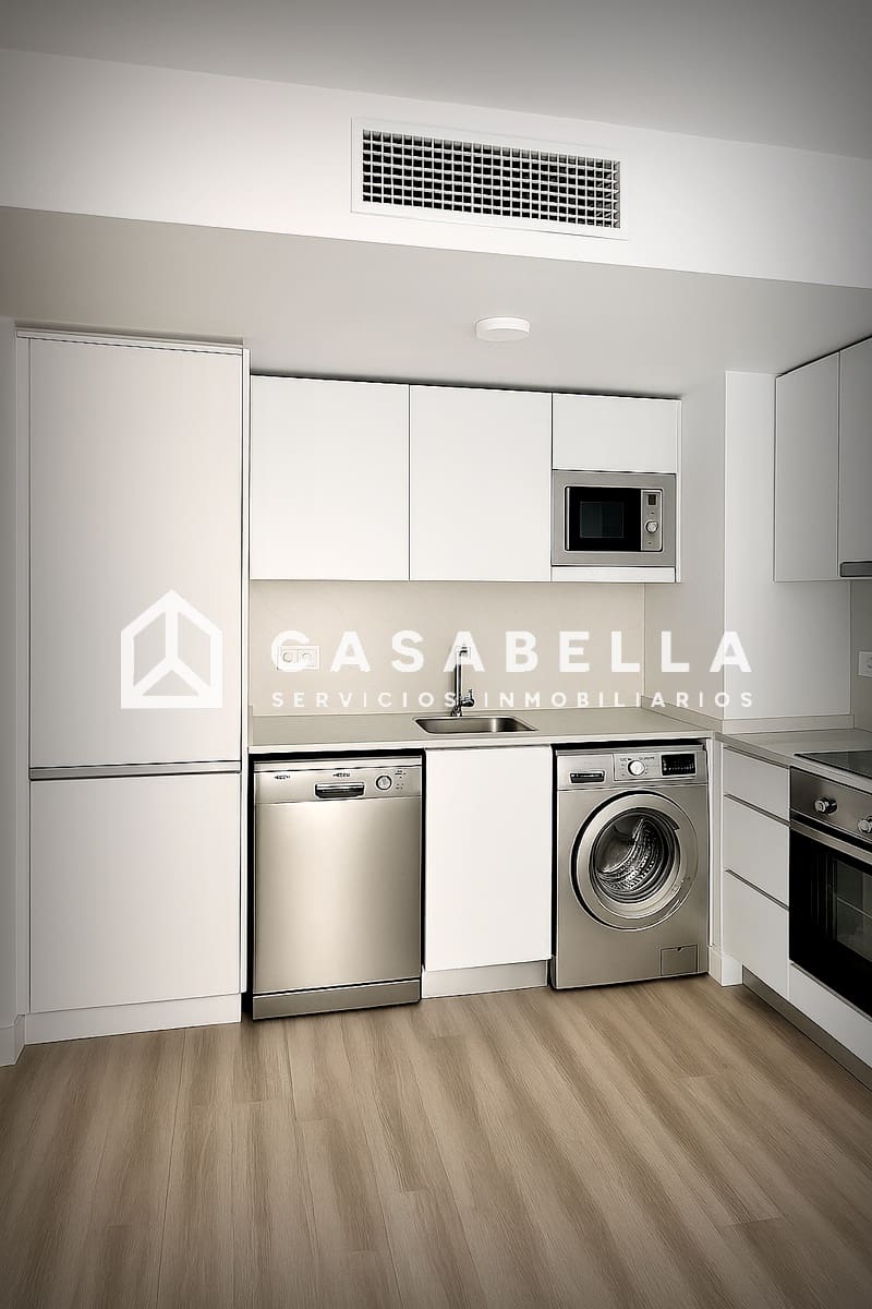 4 sypialnia Mieszkanie do wynajęcia w Miasto Walencja - 2 100 € (Ref: 9650194)