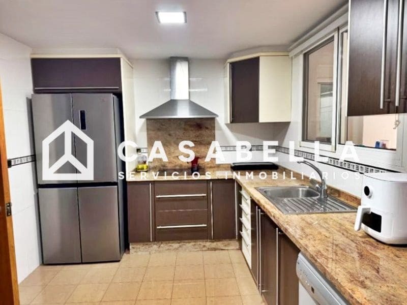 3 bedroom Flat for sale in Valencia city - € 249,000 (Ref: 9650210)