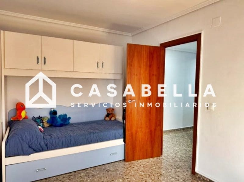 3 bedroom Flat for sale in Valencia city - € 249,000 (Ref: 9650210)