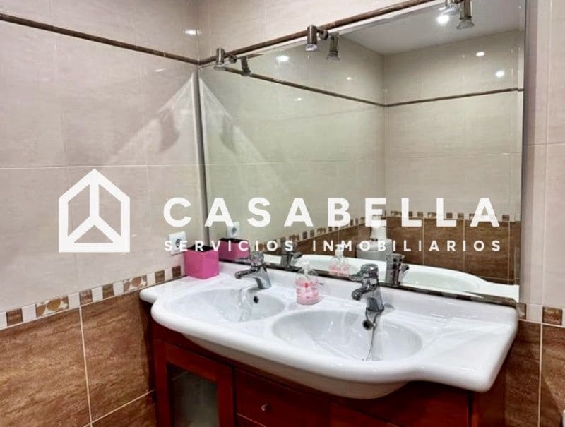 3 bedroom Flat for sale in Valencia city - € 249,000 (Ref: 9650210)