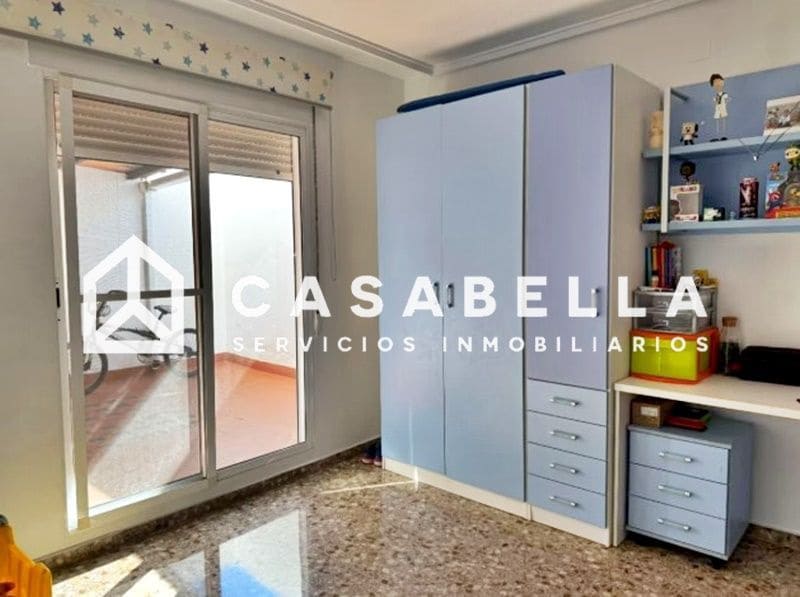 3 bedroom Flat for sale in Valencia city - € 249,000 (Ref: 9650210)