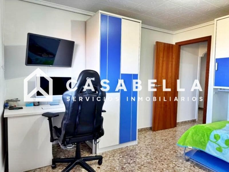 3 bedroom Flat for sale in Valencia city - € 249,000 (Ref: 9650210)