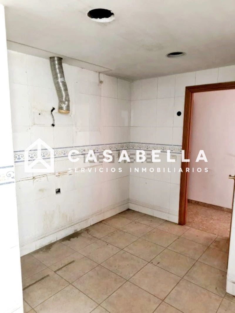 4 slaapkamer Flat te koop in Valencia stad - € 299.000 (Ref: 9650212)